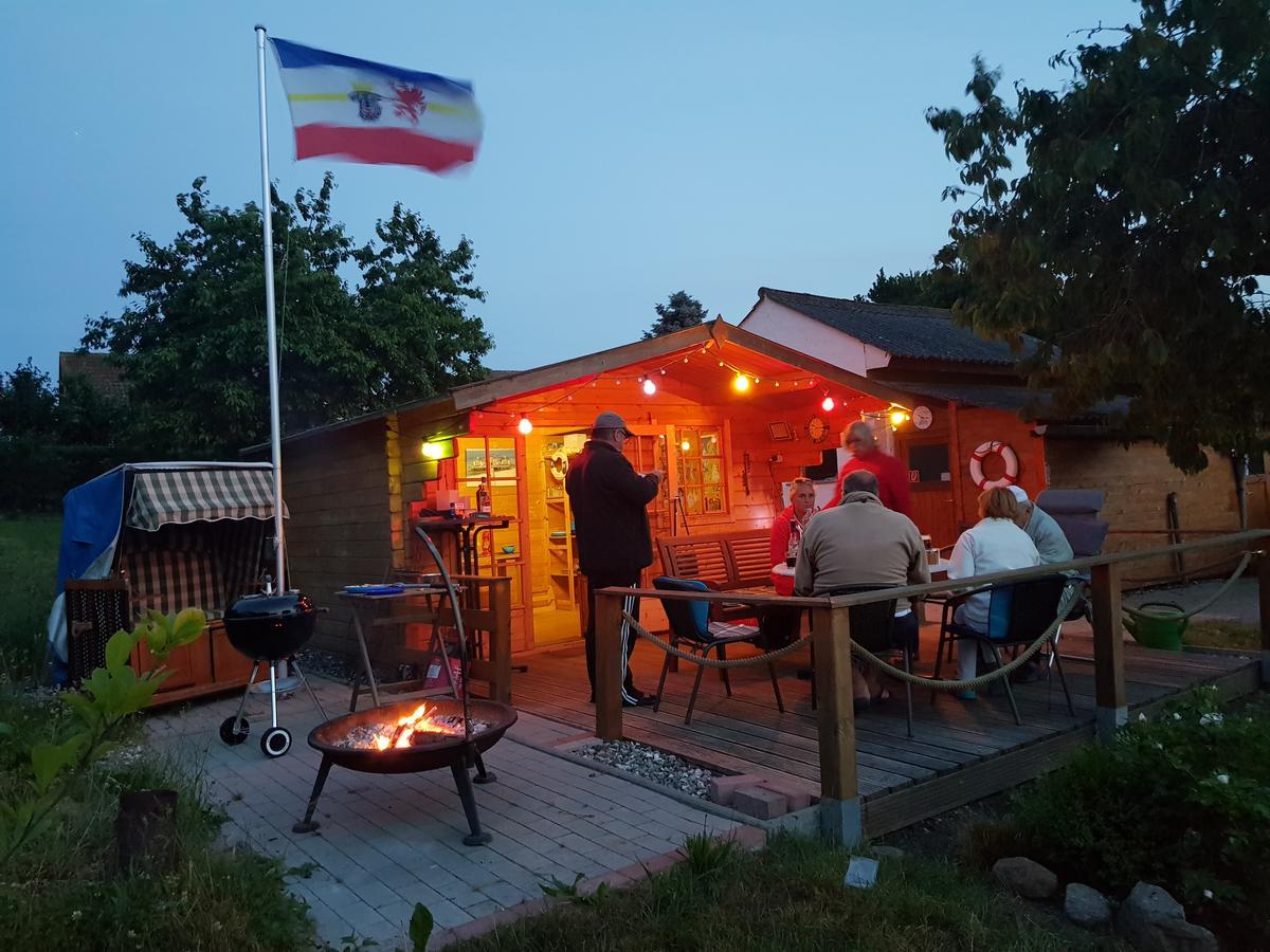 Ferienwohnungen Am Kleinen See Bergen Auf Rugen Exterior photo